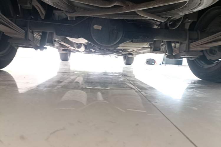 Used Dongfeng Fengon 330 2016 1.5L Manual Enjoyment Model DK15 Chassis Rear