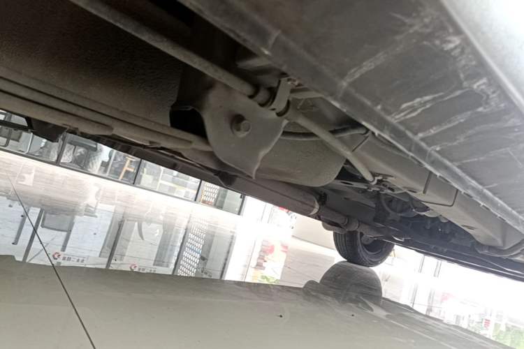 Used Dongfeng Fengon 330 2016 1.5L Manual Enjoyment Model DK15 Chassis Rear Right