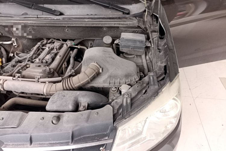 Used Dongfeng Fengon 330 2016 1.5L Manual Enjoyment Model DK15 Engine Bay Left