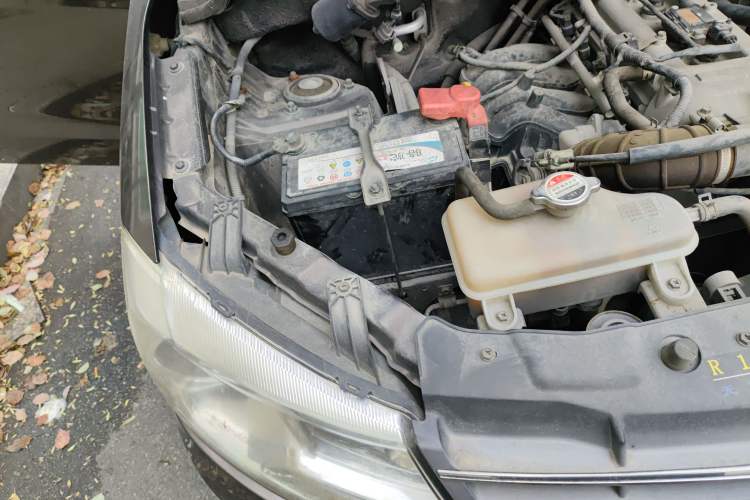 Used Dongfeng Fengon 330 2016 1.5L Manual Enjoyment Model DK15 Engine Bay Right