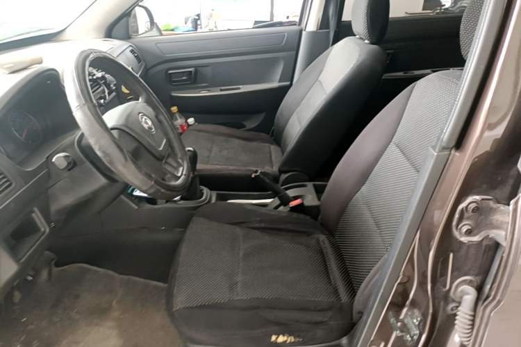 Used Dongfeng Fengon 330 2016 1.5L Manual Enjoyment Model DK15 Left Front Seat