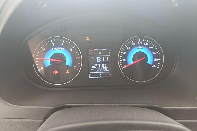 Used Dongfeng Fengon 330 2016 1.5L Manual Enjoyment Model DK15 Odometer Close Up
