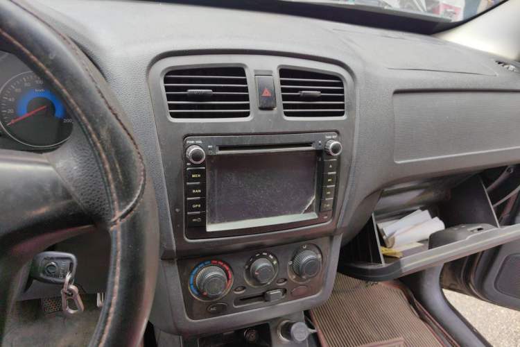 Used Dongfeng Fengon 330  Audio And AC Panel