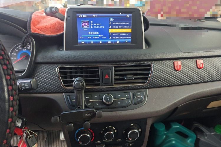 Used Dongfeng Fengon 330 2016 1.5L Manual Enjoyment Model DK15 Audio And AC Panel