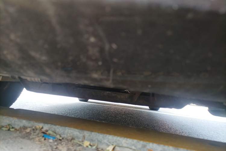 Used Dongfeng Fengon 330  Chassis Front