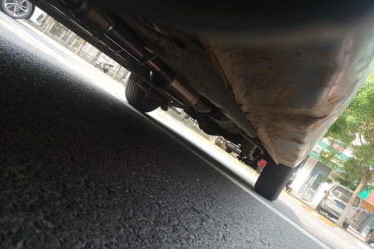 Used Dongfeng Fengon 330  Chassis Front Left