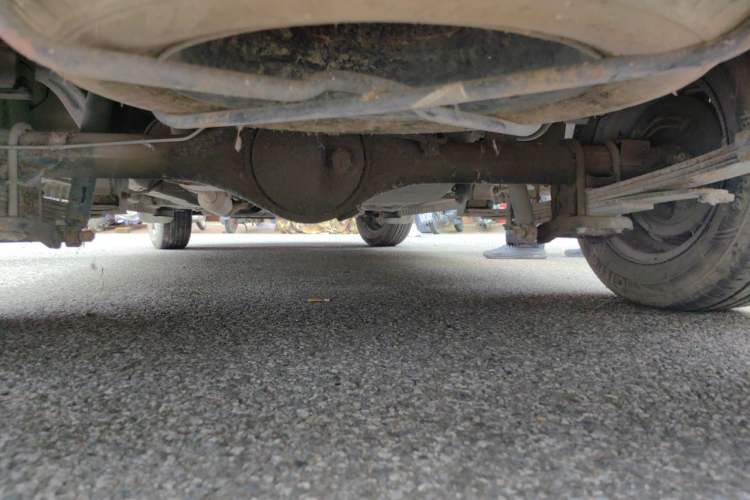 Used Dongfeng Fengon 330  Chassis Rear