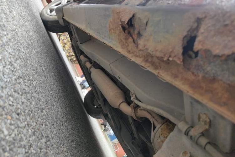 Used Dongfeng Fengon 330  Chassis Rear Left