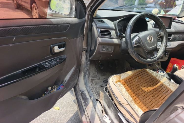 Used Dongfeng Fengon 330 2016 1.5L Manual Enjoyment Model DK15 Driver Seat