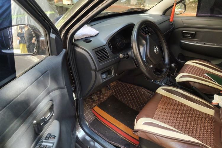Used Dongfeng Fengon 330 2016 1.5L Manual Enjoyment Model DK15 Driver Seat