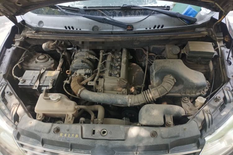 Used Dongfeng Fengon 330  Engine Bay