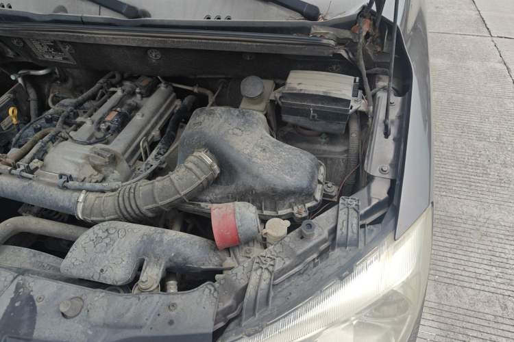 Used Dongfeng Fengon 330 2016 1.5L Manual Enjoyment Model DK15 Engine Bay Left