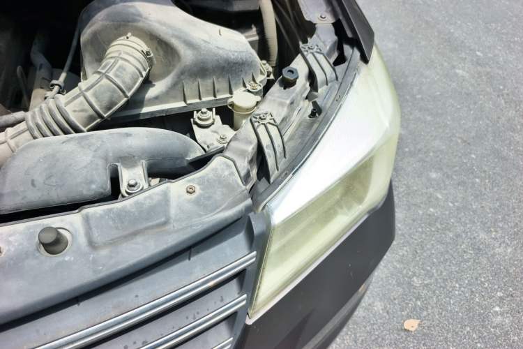 Used Dongfeng Fengon 330 2016 1.5L Manual Enjoyment Model DK15 Engine Bay Left