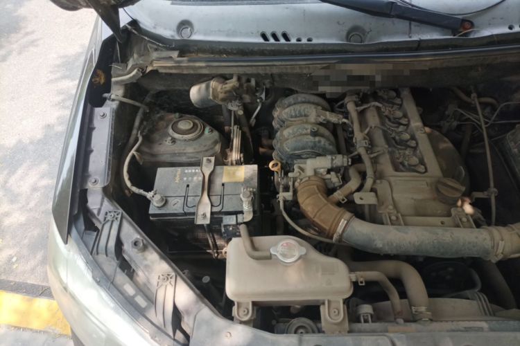 Used Dongfeng Fengon 330  Engine Bay Right