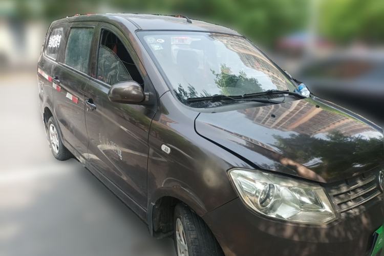 Used Dongfeng Fengon 330  Front Right 45 Deg
