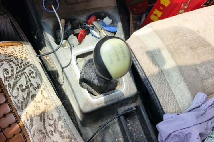 Used Dongfeng Fengon 330 2016 1.5L Manual Enjoyment Model DK15 Gear Lever