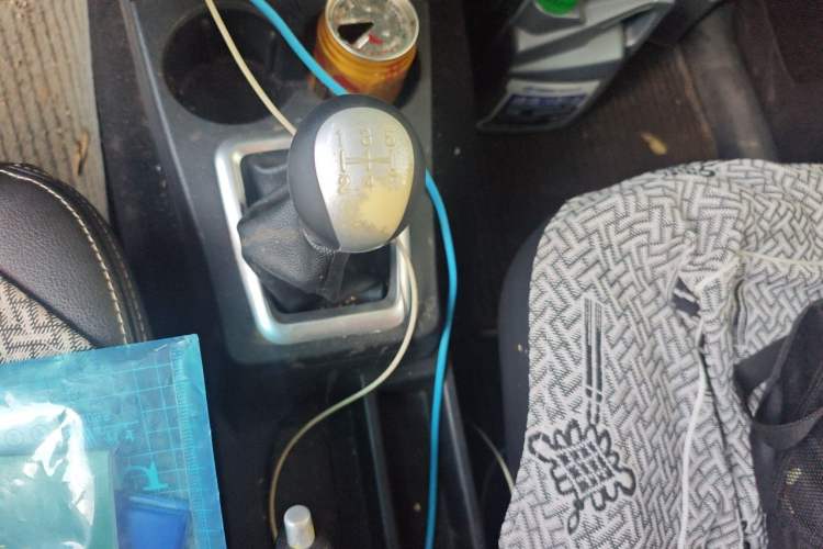 Used Dongfeng Fengon 330 2016 1.5L Manual Enjoyment Model DK15 Gear Lever