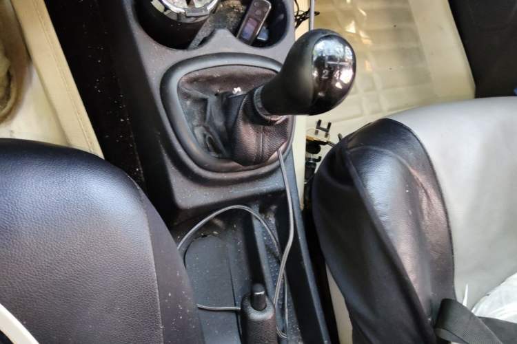 Used Dongfeng Fengon 330 2016 1.2L Manual Base Version DK12-07 Gear Lever