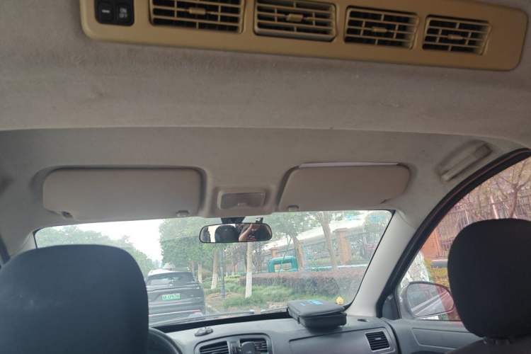 Used Dongfeng Fengon 330 2016 1.5L Manual Enjoyment Model DK15 Headliner