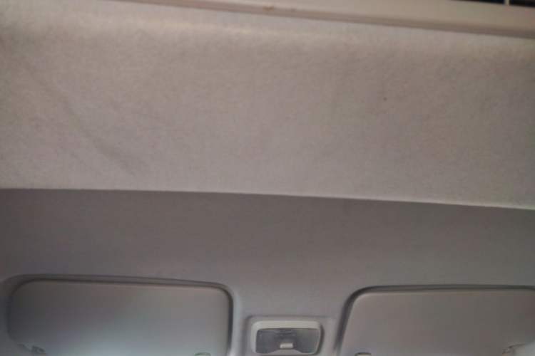 Used Dongfeng Fengon 330 2016 1.5L Manual Enjoyment Model DK15 Headliner