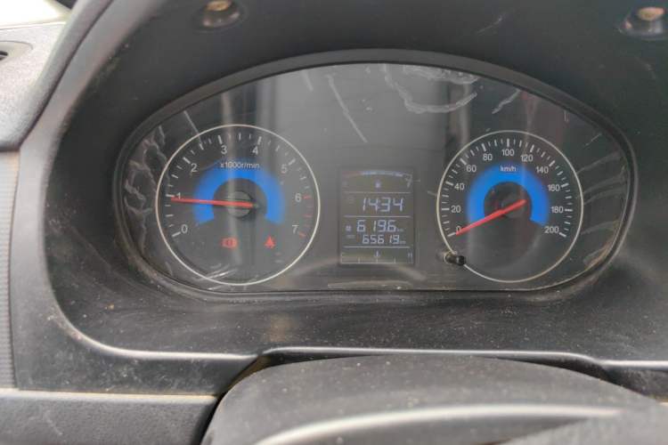 Used Dongfeng Fengon 330  Odometer Close Up