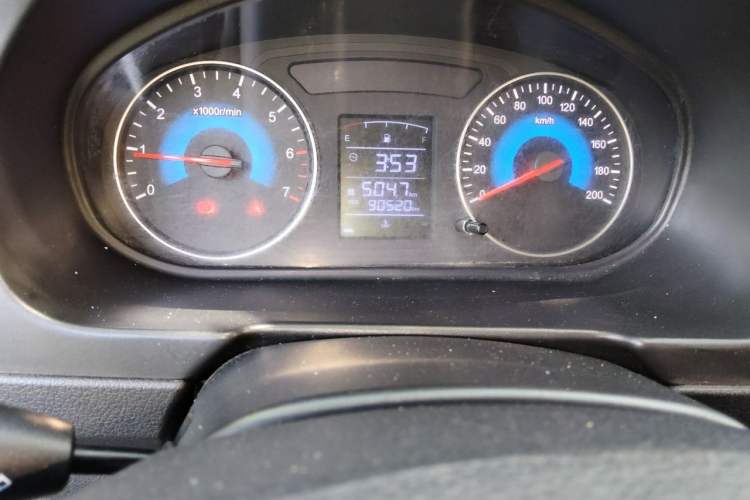 Used Dongfeng Fengon 330 2016 1.2L Manual Base Version DK12-07 Odometer Close Up