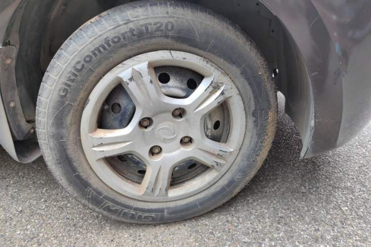 Used Dongfeng Fengon 330  Right Front Wheel Hub