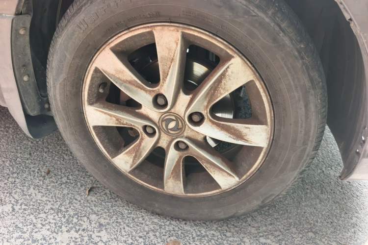 Used Dongfeng Fengon 330 2016 1.5L Manual Enjoyment Model DK15 Right Front Wheel Hub