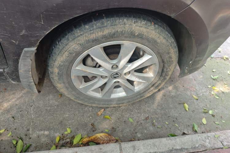 Used Dongfeng Fengon 330 2016 1.5L Manual Enjoyment Model DK15 Right Front Wheel Hub