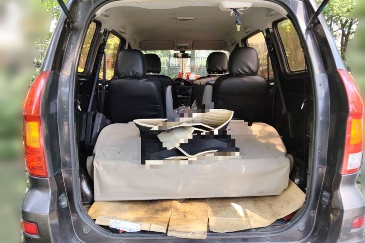 Used Dongfeng Fengon 330 2016 1.2L Manual Base Version DK12-07 Trunk