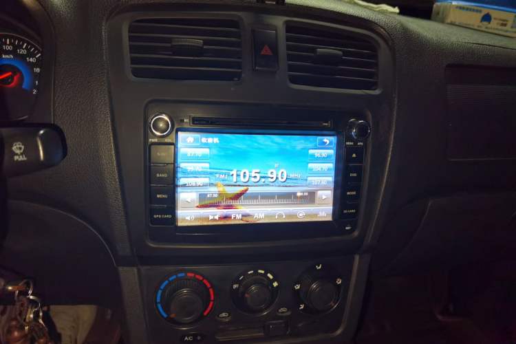 Used Dongfeng Fengon 330 2016 1.2L Manual Base Version DK12-07 Audio And AC Panel