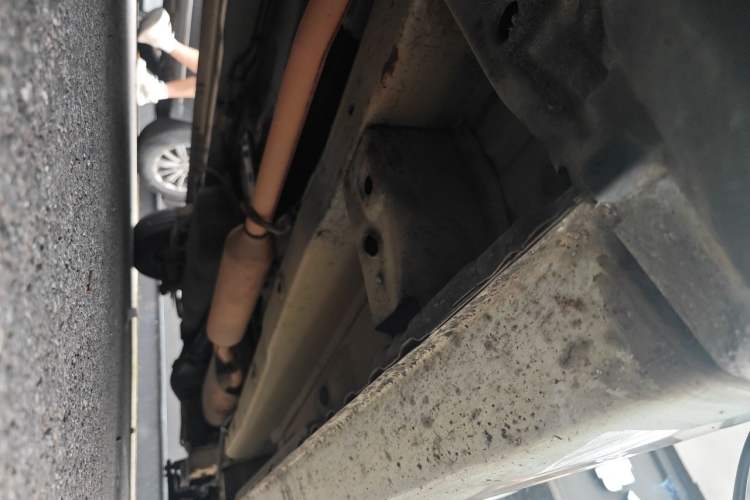 Used Dongfeng Fengon 330 2016 1.2L Manual Base Version DK12-07 Chassis Front Left