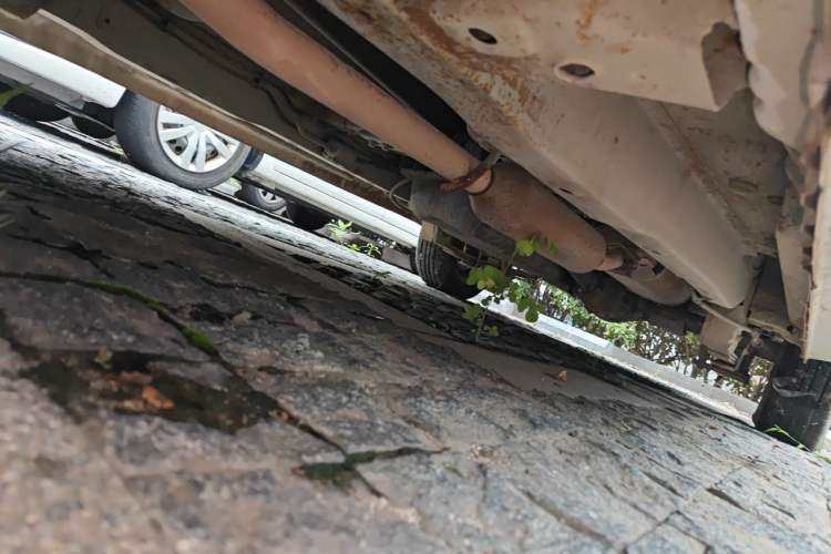 Used Dongfeng Fengon 330 2016 1.2L Manual Base Version DK12-07 Chassis Front Left