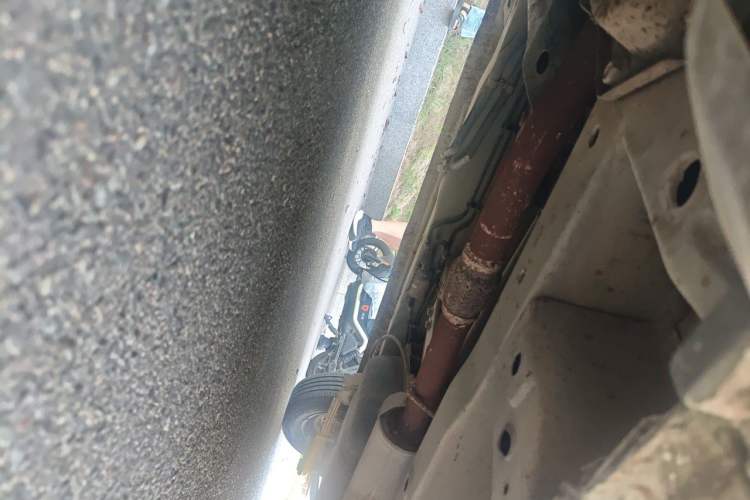 Used Dongfeng Fengon 330  Chassis Front Left