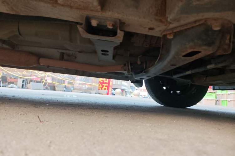 Used Dongfeng Fengon 330 2016 1.2L Manual Base Version DK12-07 Chassis Front Right