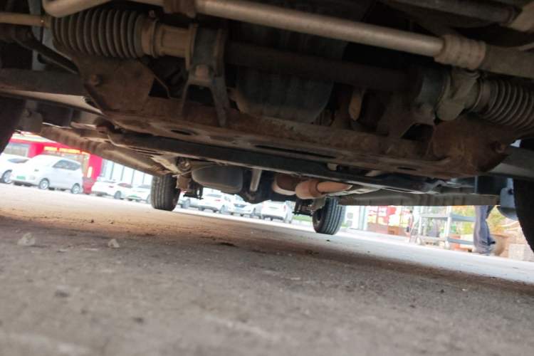 Used Dongfeng Fengon 330 2016 1.2L Manual Base Version DK12-07 Chassis Front