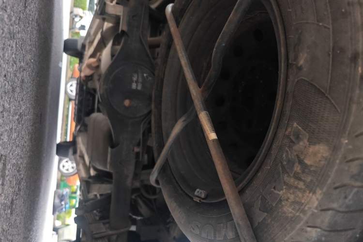 Used Dongfeng Fengon 330 2016 1.2L Manual Base Version DK12-07 Chassis Rear