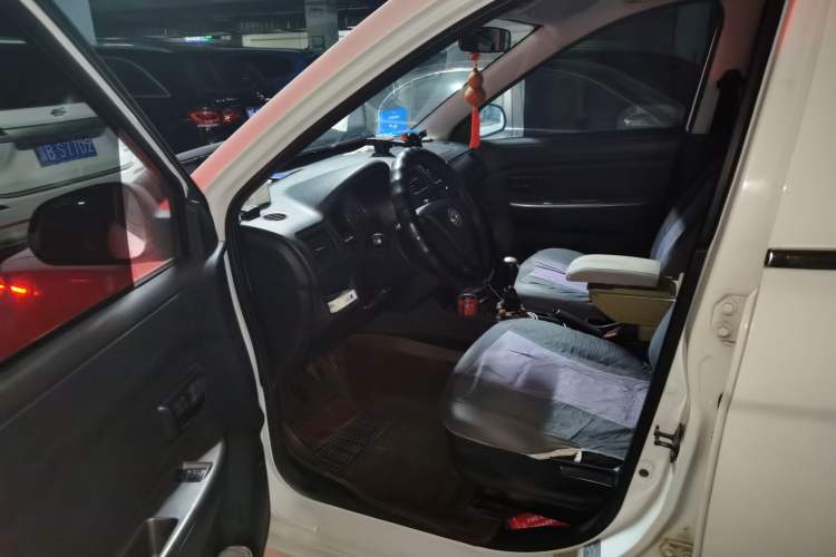 Used Dongfeng Fengon 330 2016 1.2L Manual Base Version DK12-07 Driver Seat