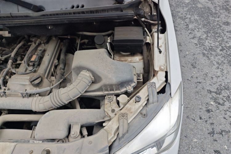 Used Dongfeng Fengon 330 2016 1.5L Manual Enjoyment Model DK15 Engine Bay Left