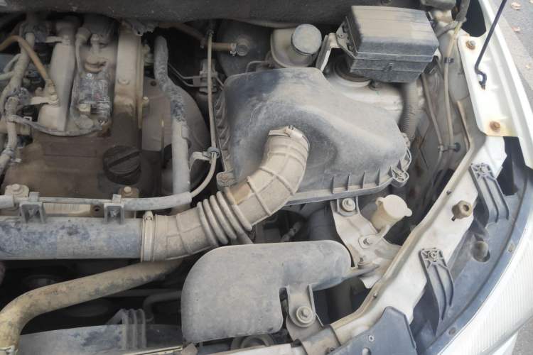 Used Dongfeng Fengon 330 2016 1.5L Manual Enjoyment Model DK15 Engine Bay Left