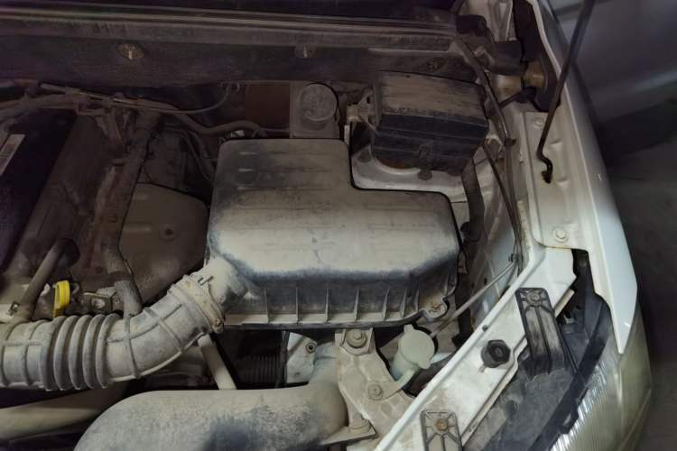 Used Dongfeng Fengon 330 2016 1.2L Manual Base Version DK12-07 Engine Bay Left