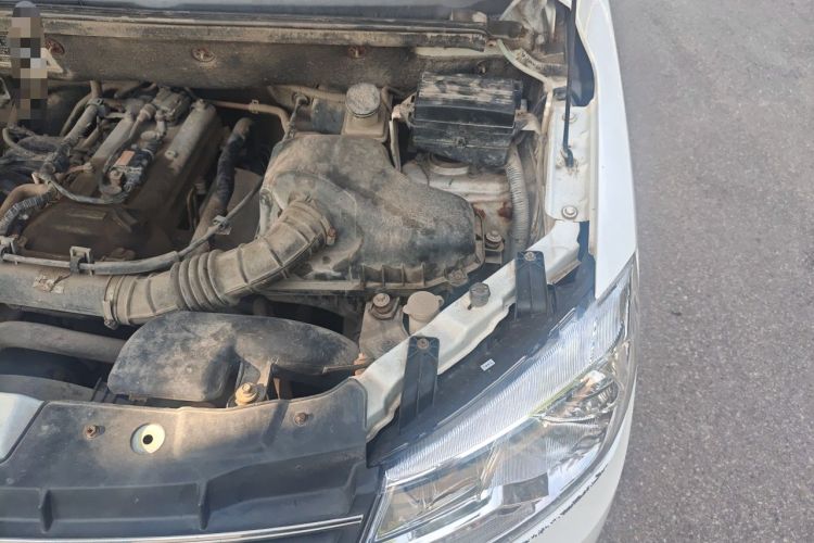 Used Dongfeng Fengon 330  Engine Bay Left