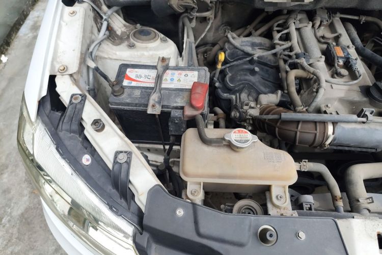 Used Dongfeng Fengon 330 2016 1.5L Manual Enjoyment Model DK15 Engine Bay Right