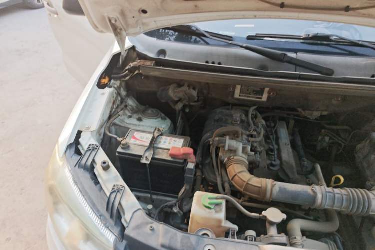 Used Dongfeng Fengon 330 2016 1.2L Manual Base Version DK12-07 Engine Bay Right