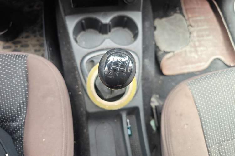 Used Dongfeng Fengon 330 2016 1.2L Manual Base Version DK12-07 Gear Lever
