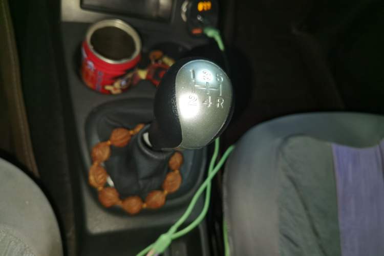 Used Dongfeng Fengon 330 2016 1.2L Manual Base Version DK12-07 Gear Lever