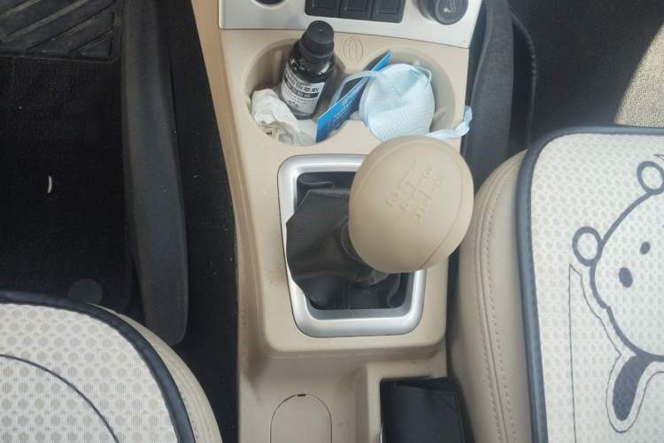 Used Dongfeng Fengon 330 2016 1.5L Manual Enjoyment Model DK15 Gear Lever