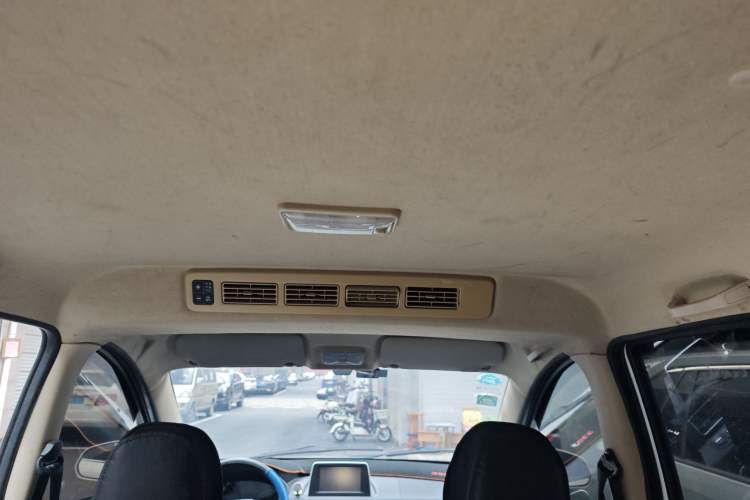 Used Dongfeng Fengon 330 2016 1.5L Manual Enjoyment Model DK15 Headliner