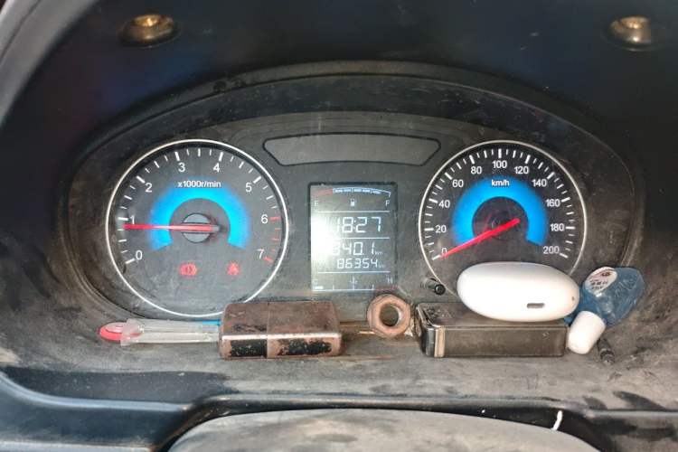 Used Dongfeng Fengon 330  Instrument Cluster