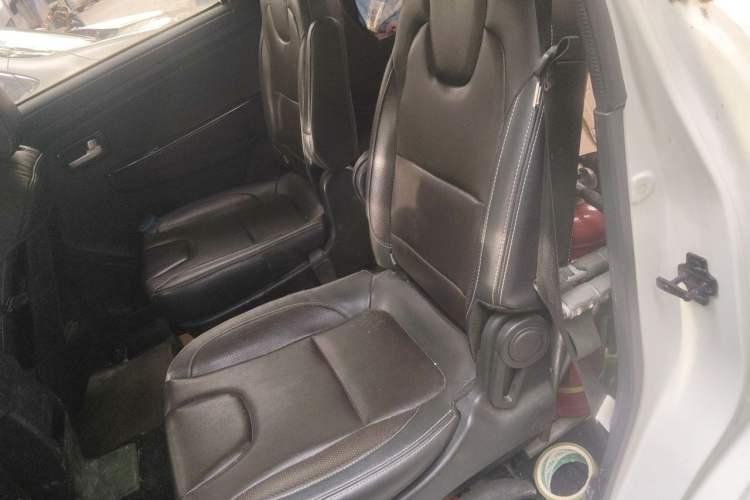 Used Dongfeng Fengon 330 2016 1.5L Manual Enjoyment Model DK15 Left Rear Seat